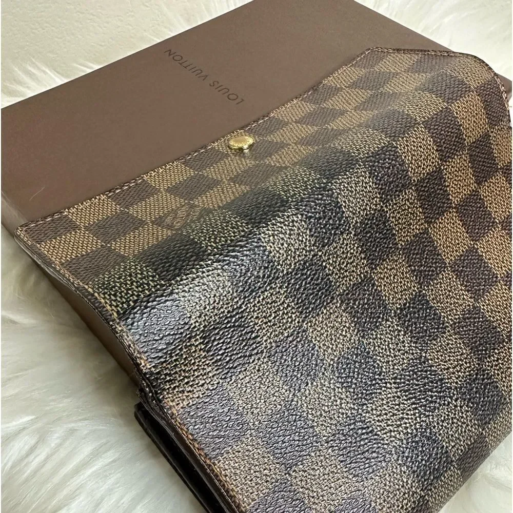 💯Authentic Louis Vuitton DE Long Wallet 🍀